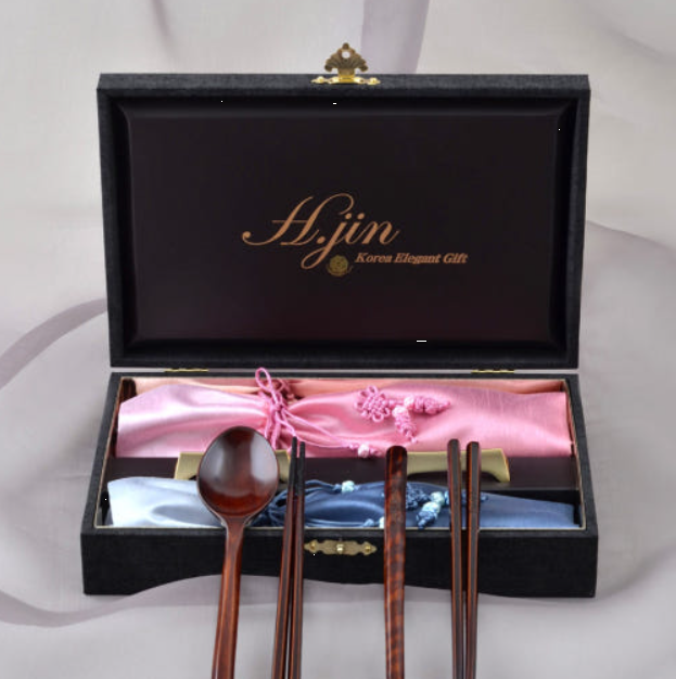 [Handcrafted by Artisan] Dalmaji Elegant Plum Blossom Lacquered Spoon & Chopstick Set (for 2), 1 Set