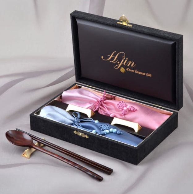 [Handcrafted by Artisan] Dalmaji Elegant Plum Blossom Lacquered Spoon & Chopstick Set (for 2), 1 Set