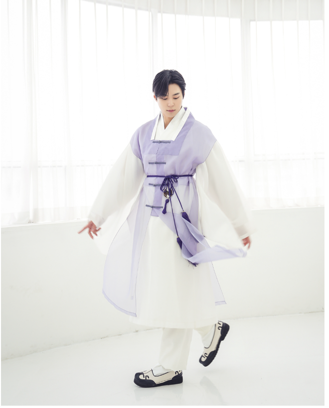 Luxury Korean Hanbok for Men – Authentic Handcrafted Gradient Design