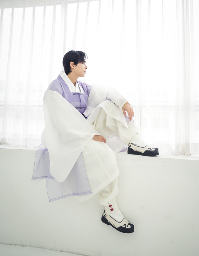 Luxury Korean Hanbok for Men – Authentic Handcrafted Gradient Design