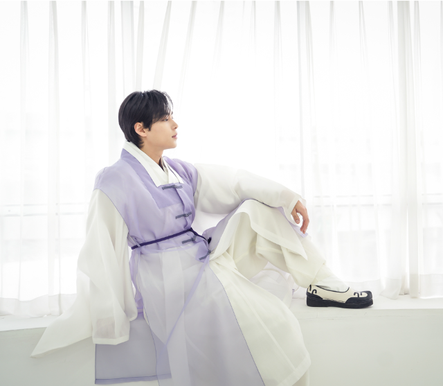 Luxury Korean Hanbok for Men – Authentic Handcrafted Gradient Design