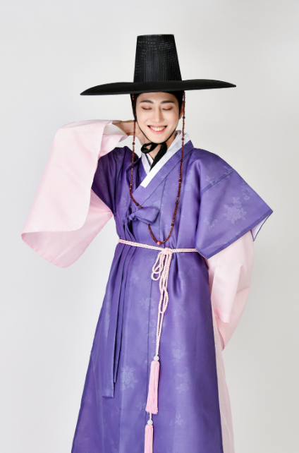 Seonbi Men’s Hanbok – Traditional Scholar Style in Purple & Pink