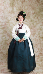 Classic Korean Hanbok Dress – Timeless Elegance in White & Deep Green