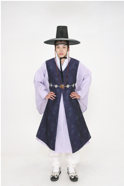 Drama-Inspired Men’s Hanbok – Noble Scholar Style in Navy