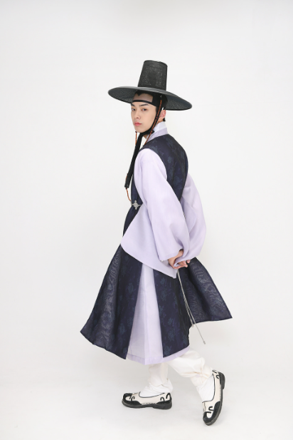 Drama-Inspired Men’s Hanbok – Noble Scholar Style in Navy