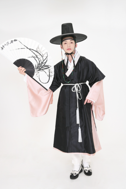 Royal Black Seonbi Hanbok – Powerful Men’s Scholar Style with Pink Accents