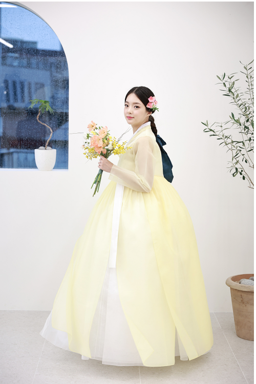 Sunlight Graceful Hanbok – Yellow & White Elegance for Women