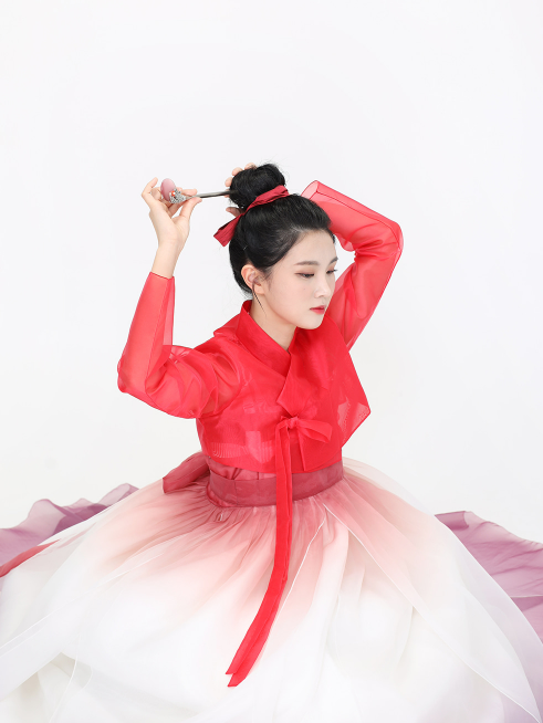 Romantic Red Hanbok Dress – Glamorous Gradient Skirt in White & Purple