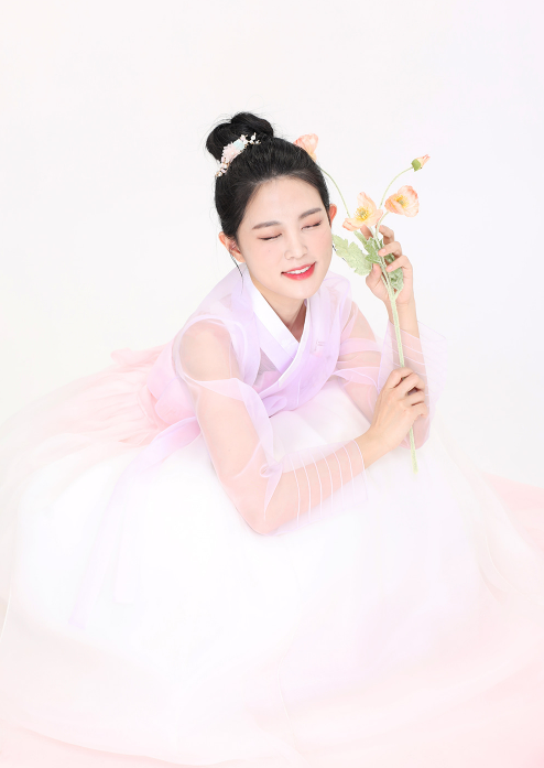 Romantic Pink Hanbok Dress – Dreamy Gradient Elegance for Women
