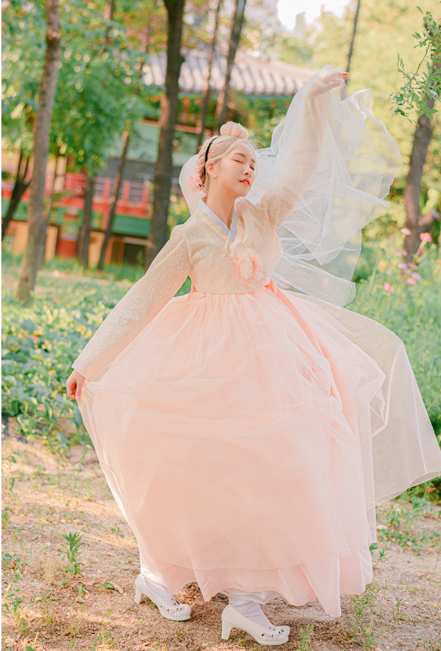 Peach Blossom Bridal Hanbok – Soft Spring Elegance for Women