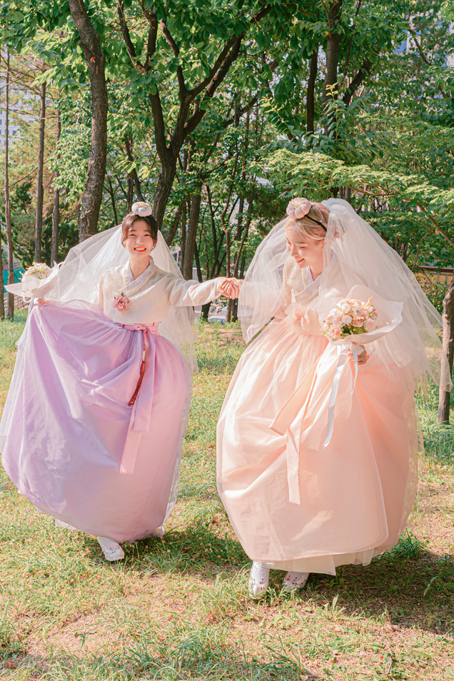 Peach Blossom Bridal Hanbok – Soft Spring Elegance for Women