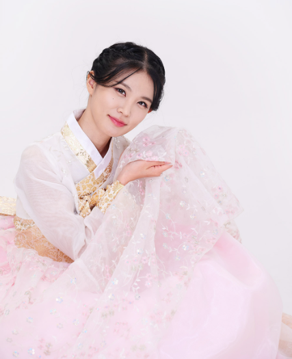 Blossom Elegance Hanbok – Soft Pink with Floral Embroidery & Golden Details