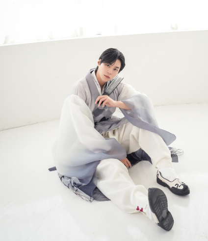 Artisan Gradient Hanbok for Men – Black & White Elegance with Floral Detail