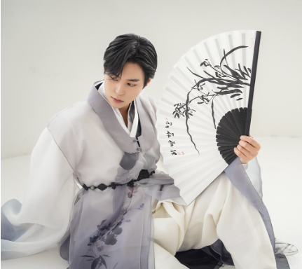 Artisan Gradient Hanbok for Men – Black & White Elegance with Floral Detail
