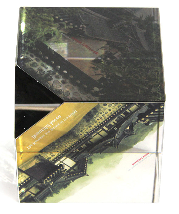 مكعب كريستال مكعب بتصميم هانوك