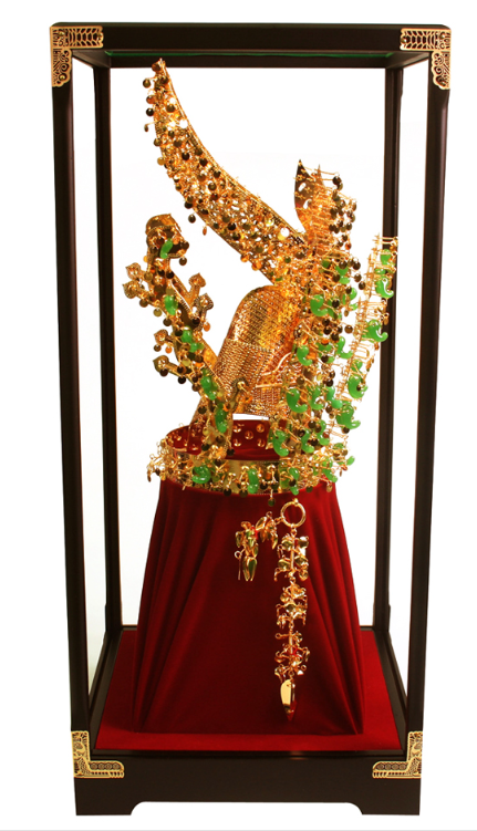 Handcrafted by Master Artisan / 24K Gold-Plated Cheonmachong Gold Crown (Full-Scale Replica) with Paulownia Case & Guidebook