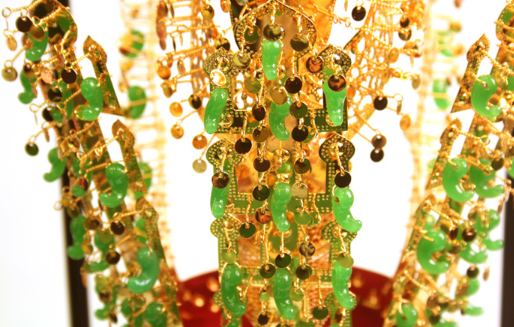 Handcrafted by Master Artisan / 24K Gold-Plated Cheonmachong Gold Crown (Full-Scale Replica) with Paulownia Case & Guidebook