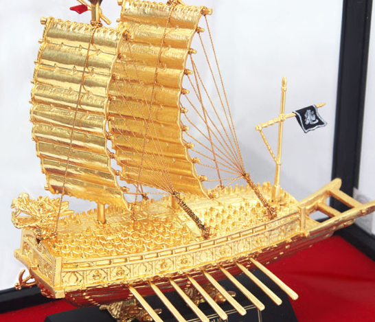 24K Gold-Plated Turtle Ship Model with Paulownia Wood Case