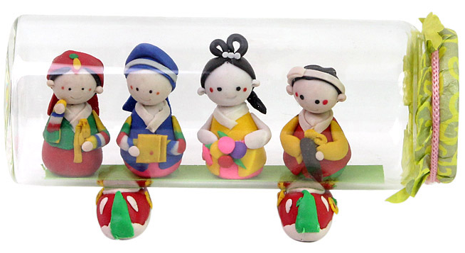 4-Piece Glass Bottle Hanbok Doll Set (Random Design)