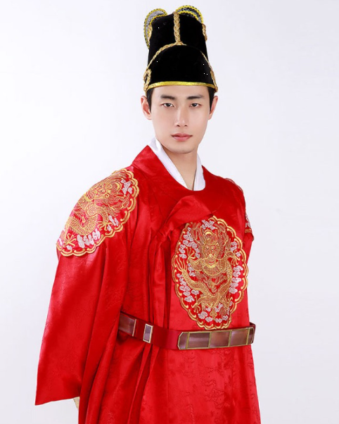 Royal Dragon Robe – Red Gwanryongpo (Traditional Korean Hanbok for Men)