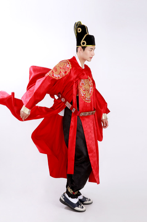 Royal Dragon Robe – Red Gwanryongpo (Traditional Korean Hanbok for Men)