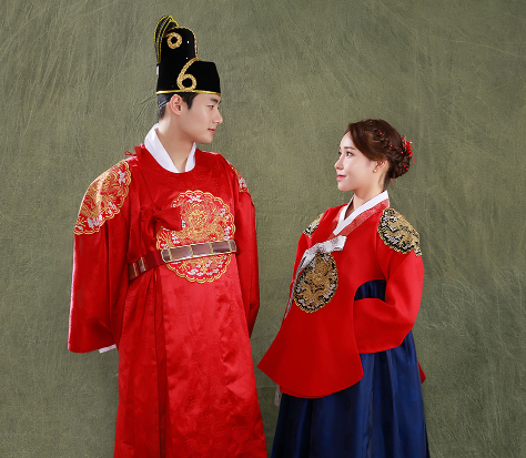 Royal Dragon Robe – Red Gwanryongpo (Traditional Korean Hanbok for Men)
